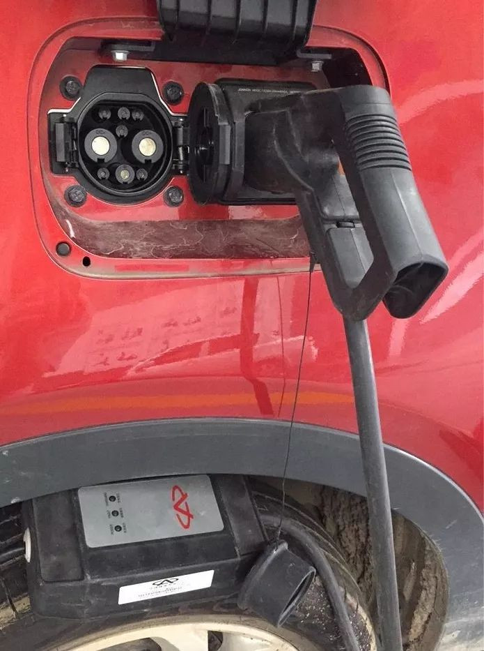 電動(dòng)汽車(chē)充電槍工作原理
